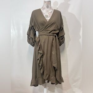 ASHLEY DOMENIQUE Olive ruched sleeve‎ wrap dress size M.